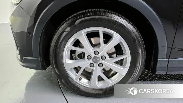 Audi Q3 (F3) id 4187806 из Кореи 28