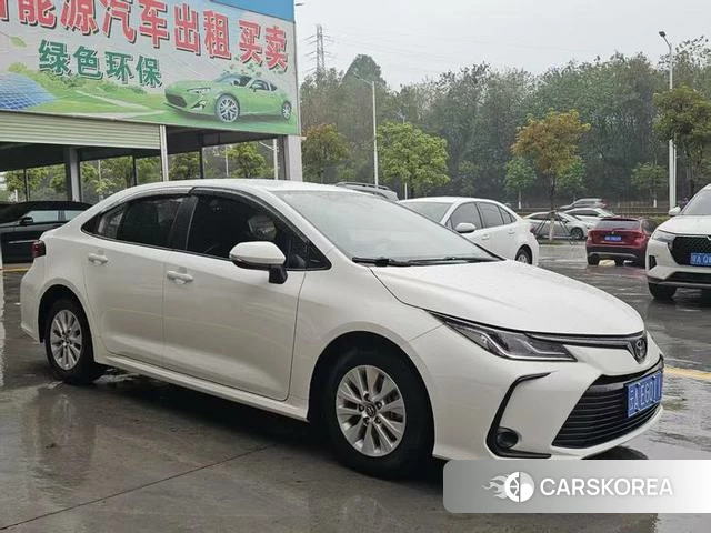 Toyota Corolla 2023 Белый из Китая, фото 5