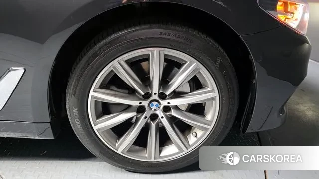 BMW 5 Series (G30) id 3718660 из Кореи 15