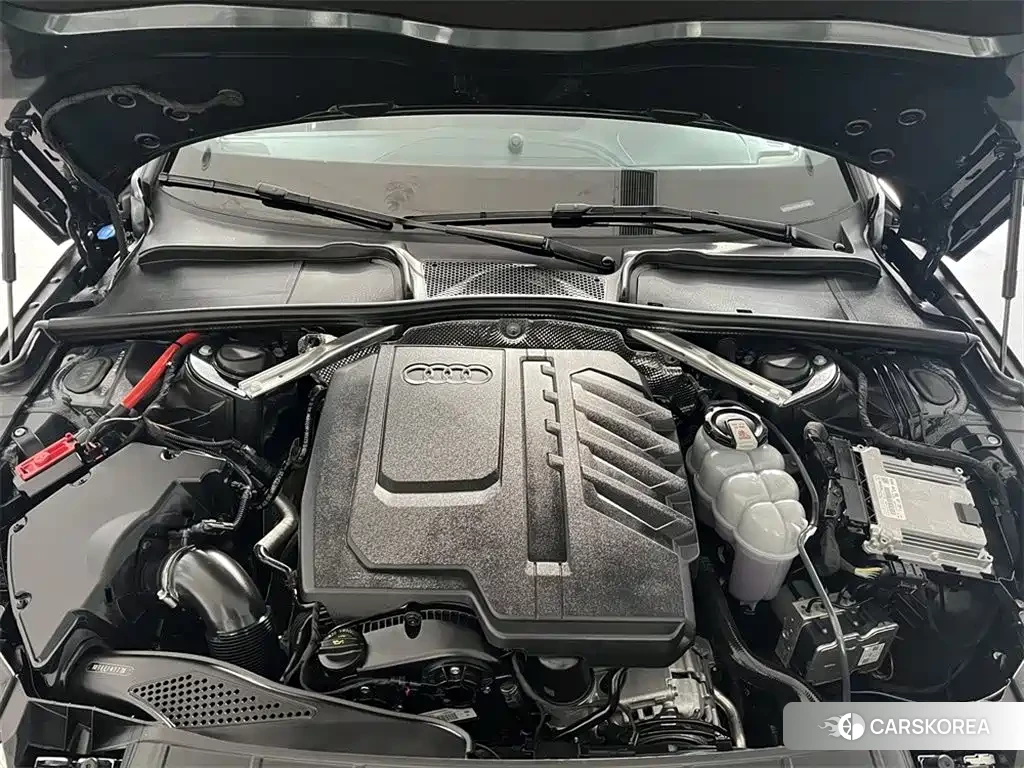 Audi A4L id 4617071 из Китая 9