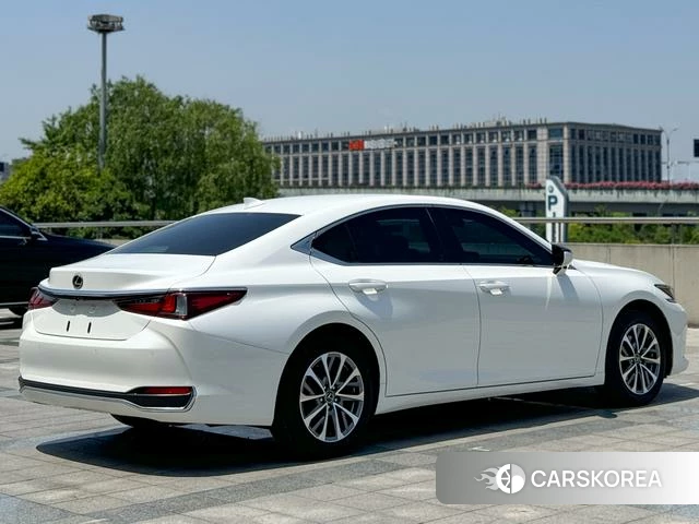 Lexus ES id 4261199 из Китая 7