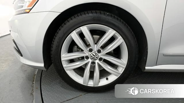 Volkswagen The New Passat id 3861581 из Кореи 15