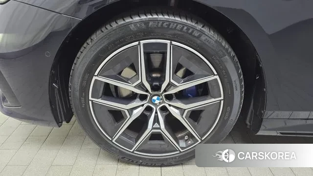 BMW 5 Series (G60) id 3477431 из Кореи 15