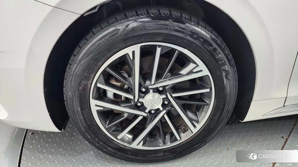 Hyundai The New Grandeur IG id 1980962 из Кореи 15