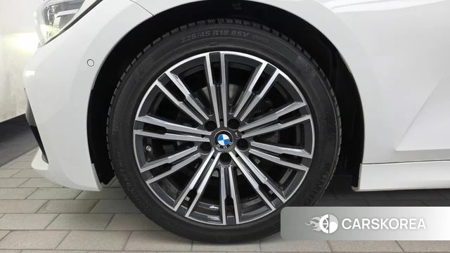 BMW 3 Series (G20) id 4688004 из Кореи 27