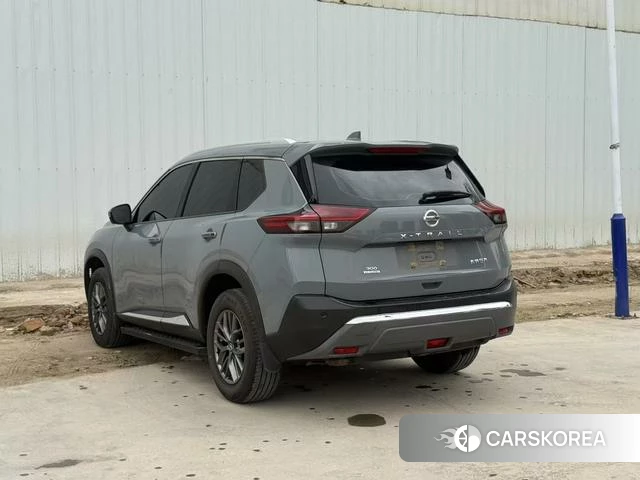 Nissan Qijun 2021 Темно-серый из Китая, фото 5