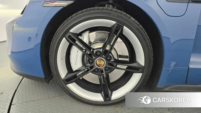 Porsche Taycan id 4542399 из Кореи 29