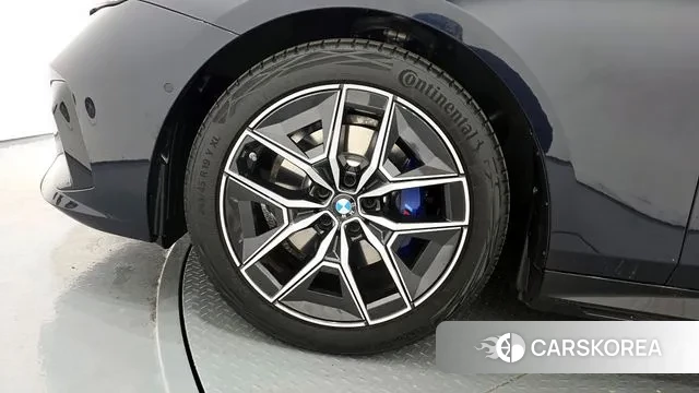 BMW 5 Series (G60) id 3359372 из Кореи 15