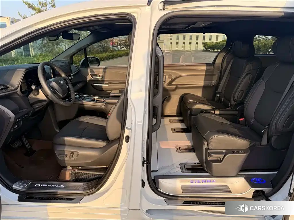 Toyota Sienna id 4653924 из Китая 27
