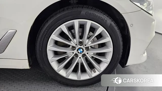 BMW 5 Series (G30) id 3692715 из Кореи 15