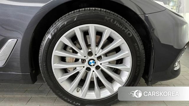 BMW 5 Series (G30) id 3801722 из Кореи 15