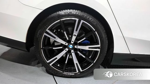 BMW 5 Series (G60) id 4360400 из Кореи 28