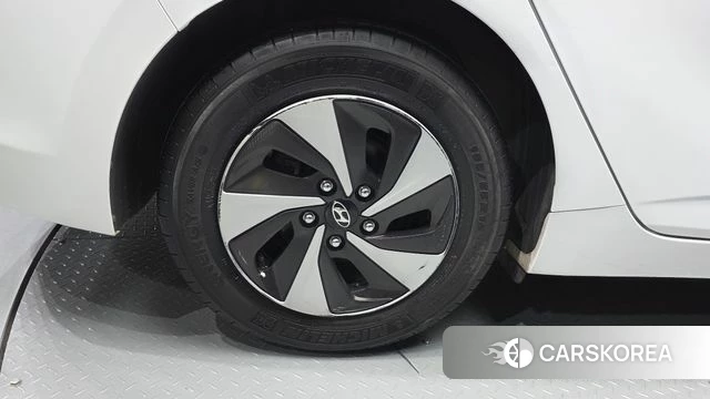 Hyundai Ionic Hybrid id 4188727 из Кореи 25