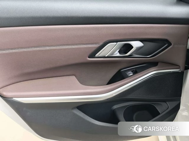 BMW 3 series 2022 Белый из Китая, фото 5