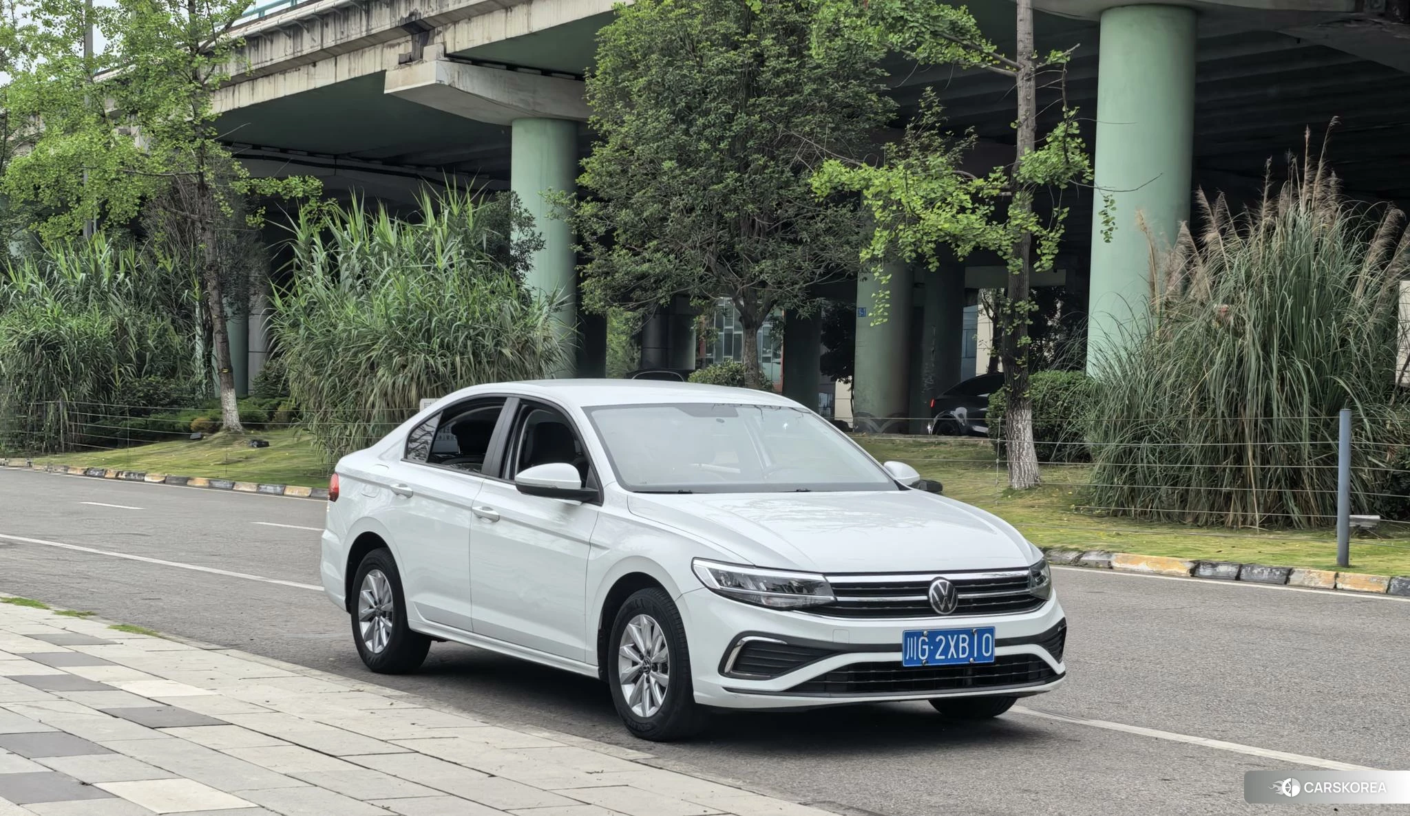 Volkswagen Bora 2024 Белый из Китая, фото 5