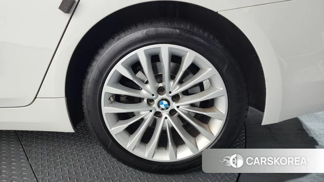 BMW 5 Series (G30) id 3808261 из Кореи 15