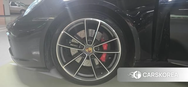 Porsche 911(992) id 4384175 из Кореи 13