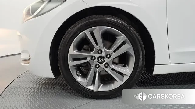 Hyundai Avante AD id 3345306 из Кореи 15