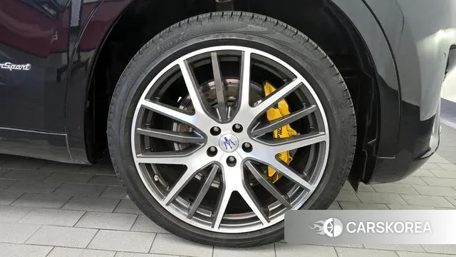 Maserati Levante id 3292083 из Кореи 15