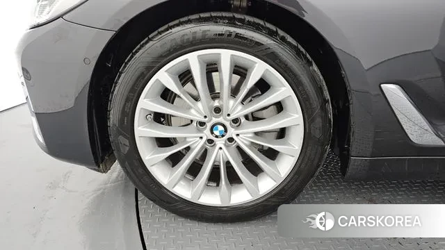 BMW 5 Series (G30) id 3354522 из Кореи 15