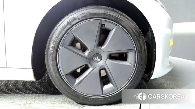 Tesla Model 3 id 3576947 из Кореи 15