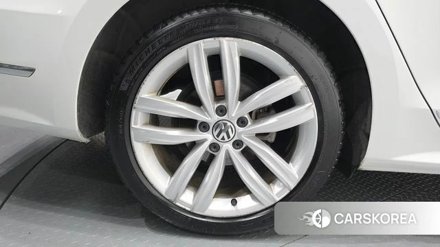 Volkswagen The New Passat id 4633116 из Кореи 26
