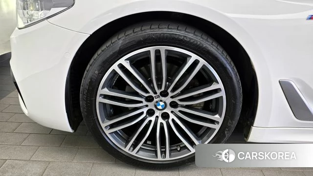 BMW 5 Series (G30) id 3954949 из Кореи 15