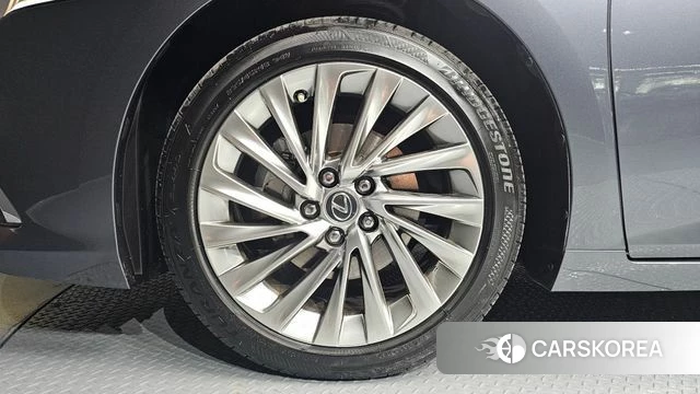 Lexus ES300h 7th generation id 4778457 из Кореи 30