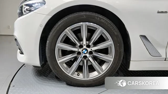 BMW 5 Series (G30) id 3742623 из Кореи 15