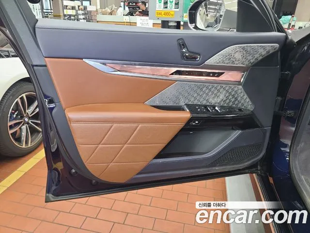 BMW i7 (G70) 2022 Коричневый двухцветный из Кореи, фото 5