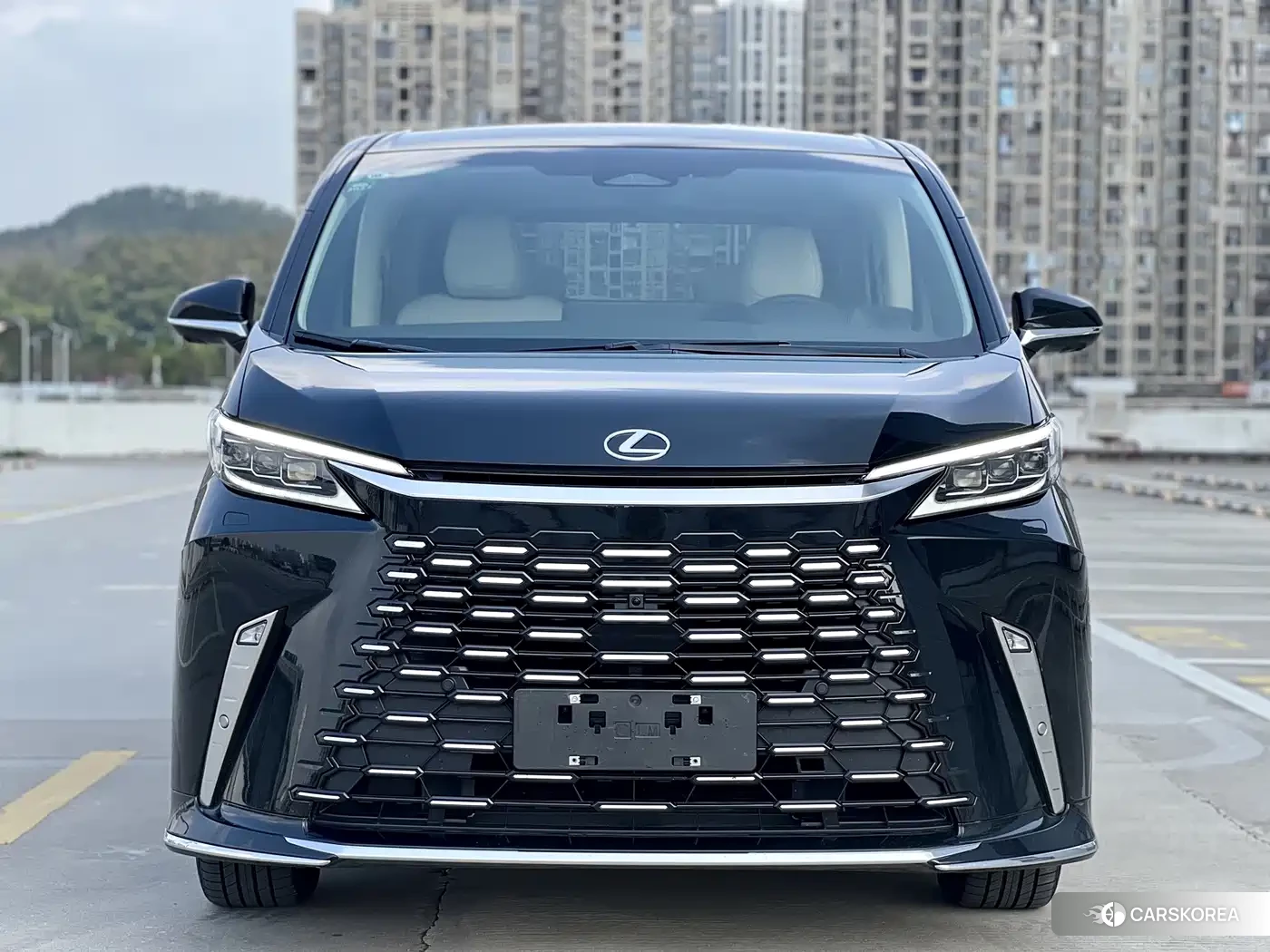 Lexus LM id 4600514 из Китая 21