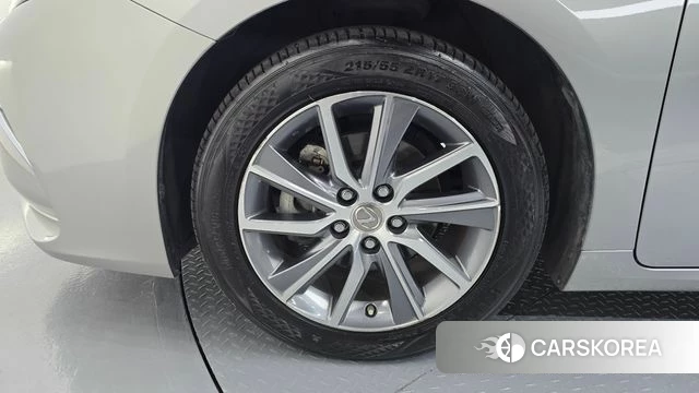 Lexus New ES300h id 3911968 из Кореи 15