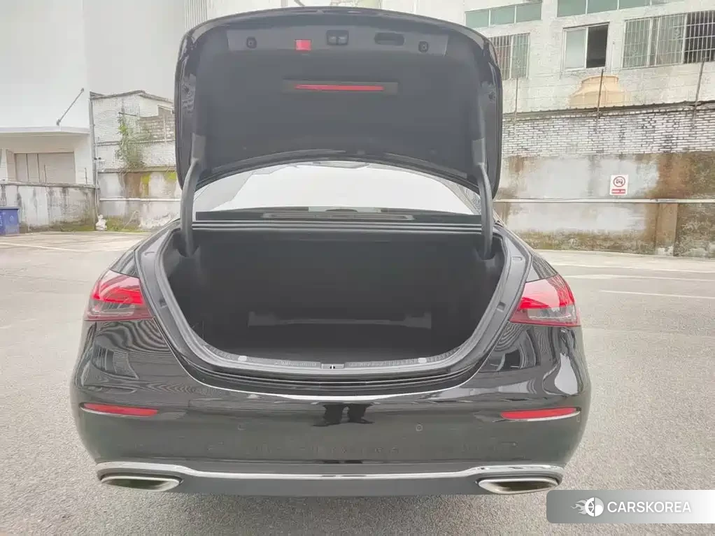 Mercedes-Benz E-Class id 4669374 из Китая 15