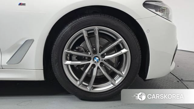 BMW 5 Series (G30) id 3861096 из Кореи 15