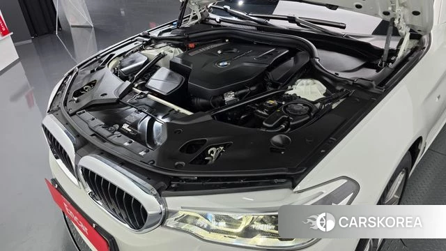 BMW 5 Series (G30) id 3937312 из Кореи 15