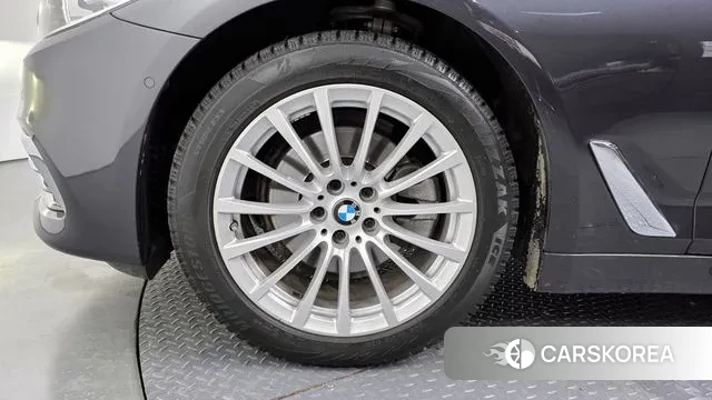 BMW 5 Series (G30) id 3718094 из Кореи 15