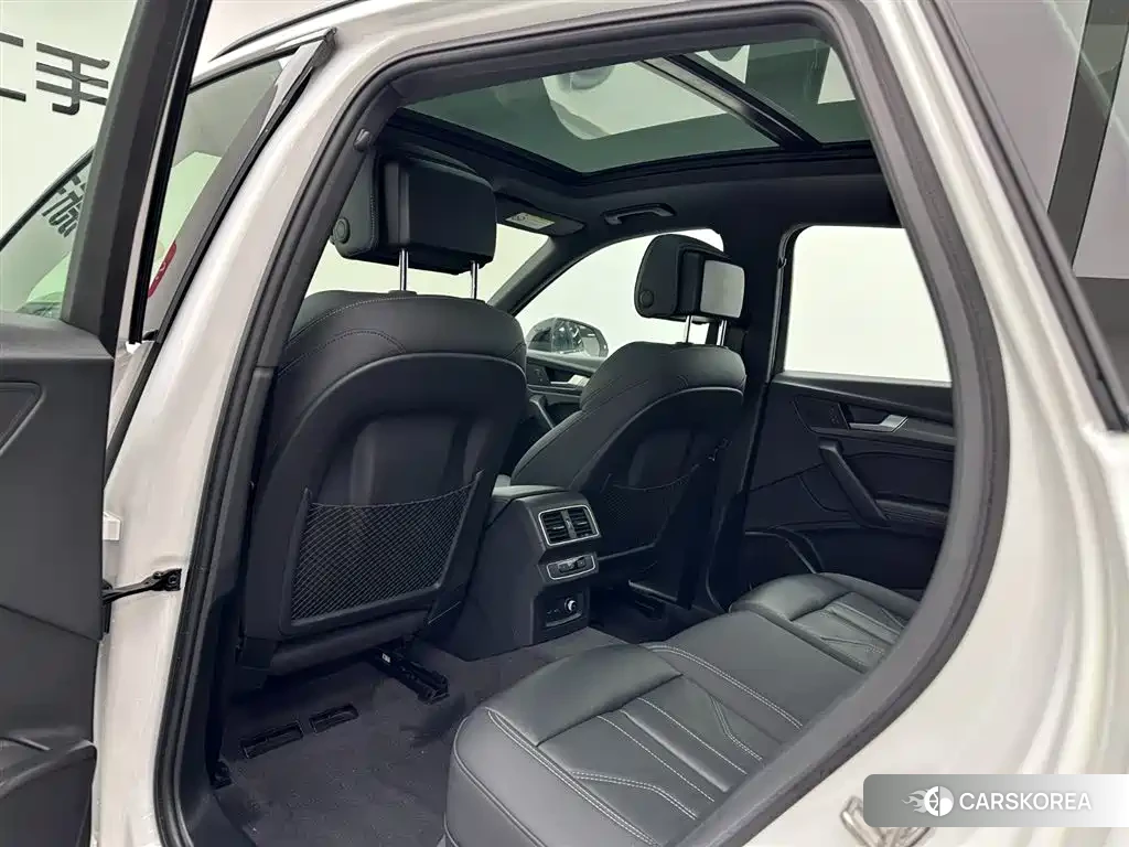 Audi Q5L id 4629610 из Китая 24