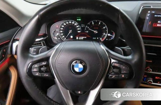 BMW 5 Series (G30) 2018 Белый из Кореи, фото 5