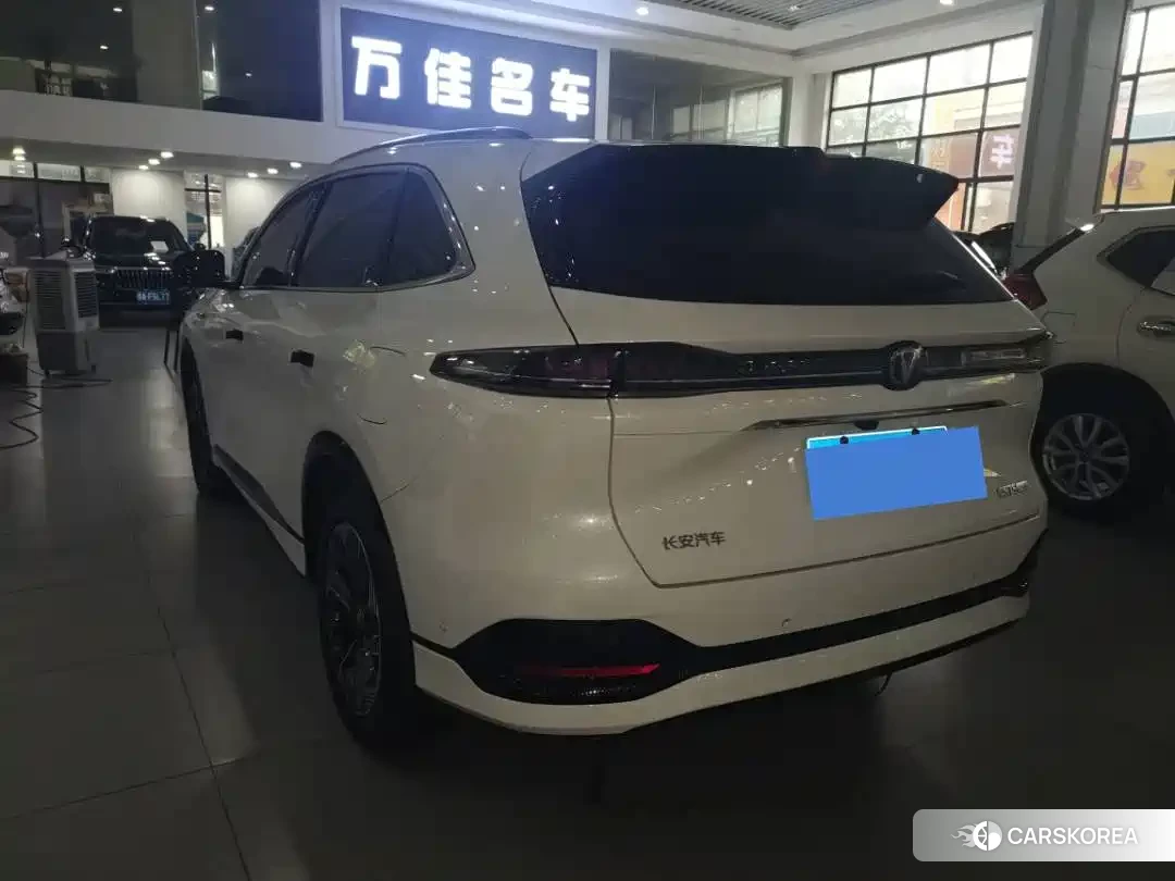 Chang'an CS75PLUS 2024 Белый из Китая, фото 5
