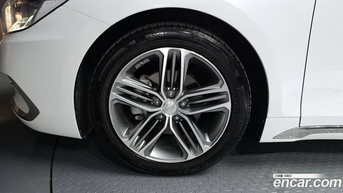 Hyundai Grandeur IG id 1721878 из Кореи 15