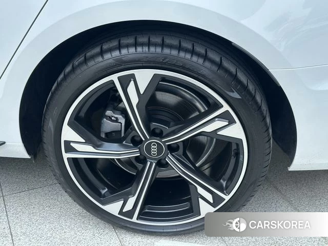 Audi A4L id 4264195 из Китая 17