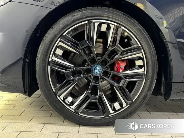 BMW i5 (G60) id 3595246 из Кореи 13