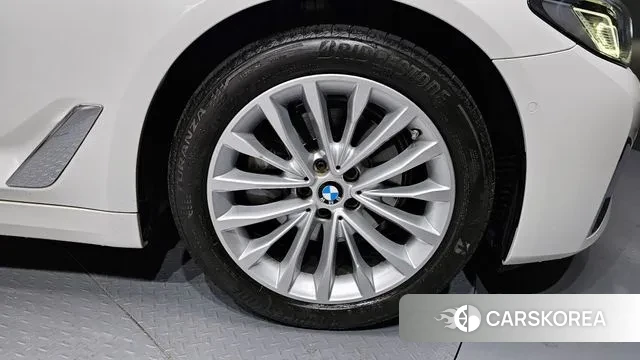 BMW 5 Series (G30) id 3566588 из Кореи 15