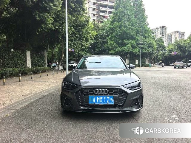 Audi A4L 2021 Темно-серый из Китая, фото 5