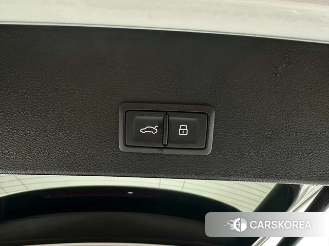 Audi Q2L id 4380525 из Китая 19