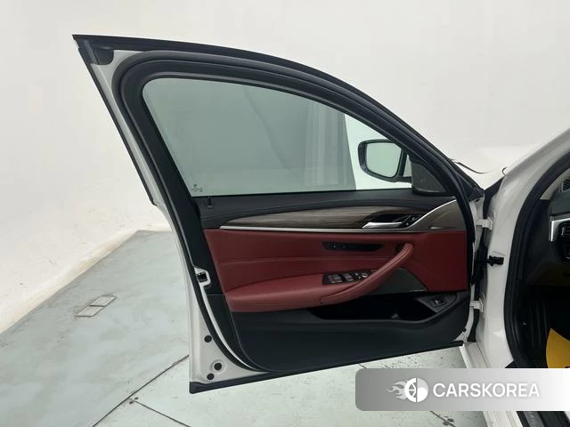 BMW 5 series id 4272098 из Китая 23
