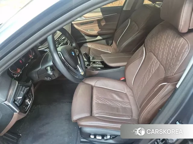 BMW 5 Series (G30) 2020 Серебристо-серый из Кореи, фото 5