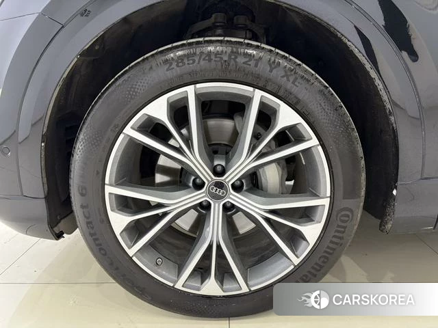 Audi Q8 id 4216881 из Китая 18