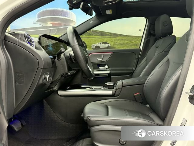 Mercedes-Benz EQA 2024 Белый из Китая, фото 5