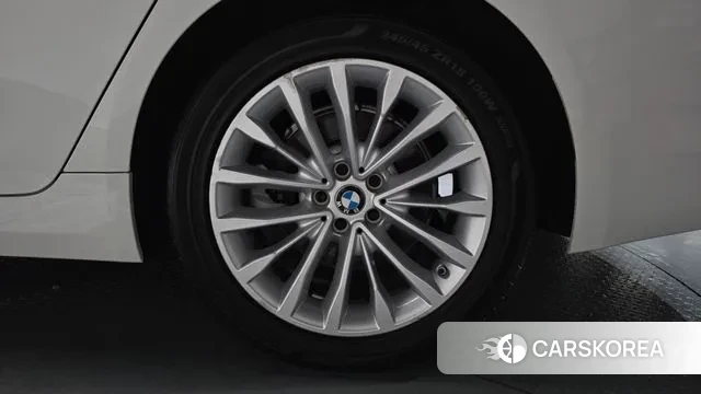 BMW 5 Series (G30) id 3188244 из Кореи 15